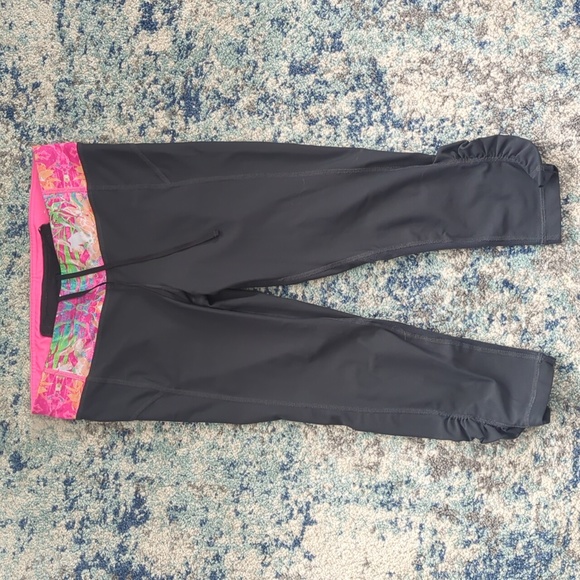 Workout Capri - Picture 1 of 3